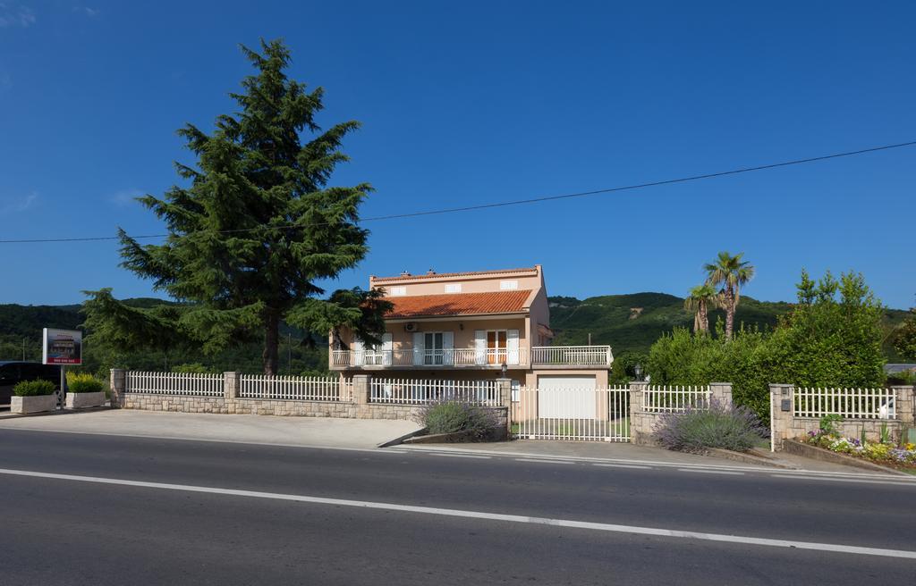 Apartments Raskovic Radanovići Exteriör bild