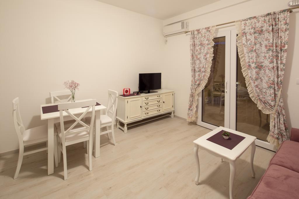 Apartments Raskovic Radanovići Exteriör bild