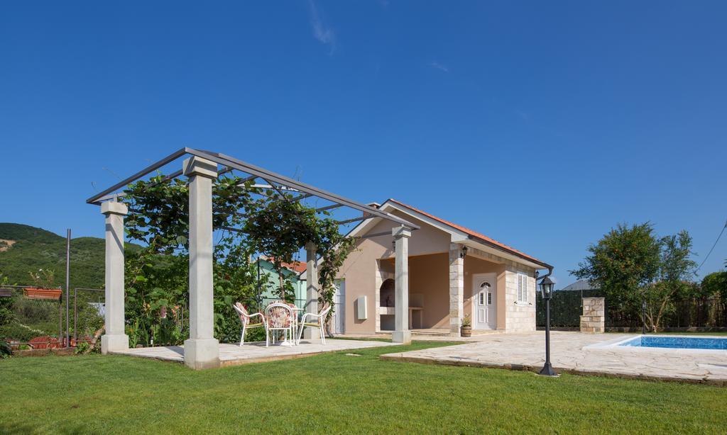 Apartments Raskovic Radanovići Exteriör bild