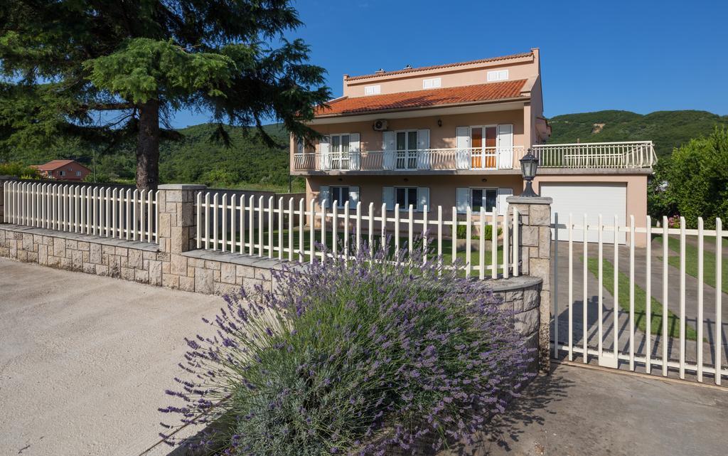 Apartments Raskovic Radanovići Exteriör bild