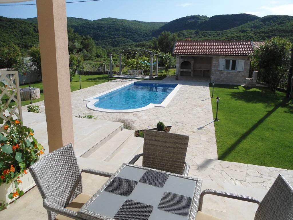 Apartments Raskovic Radanovići Exteriör bild