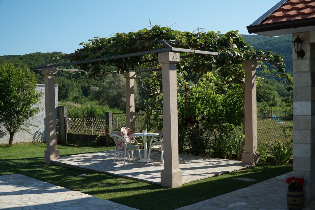 Apartments Raskovic Radanovići Exteriör bild