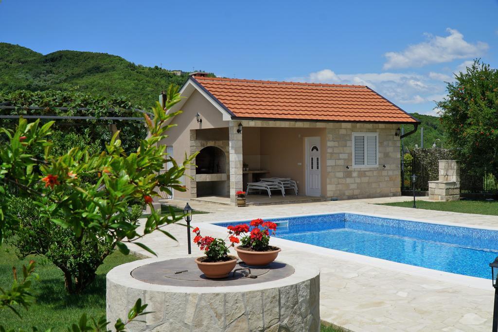 Apartments Raskovic Radanovići Exteriör bild